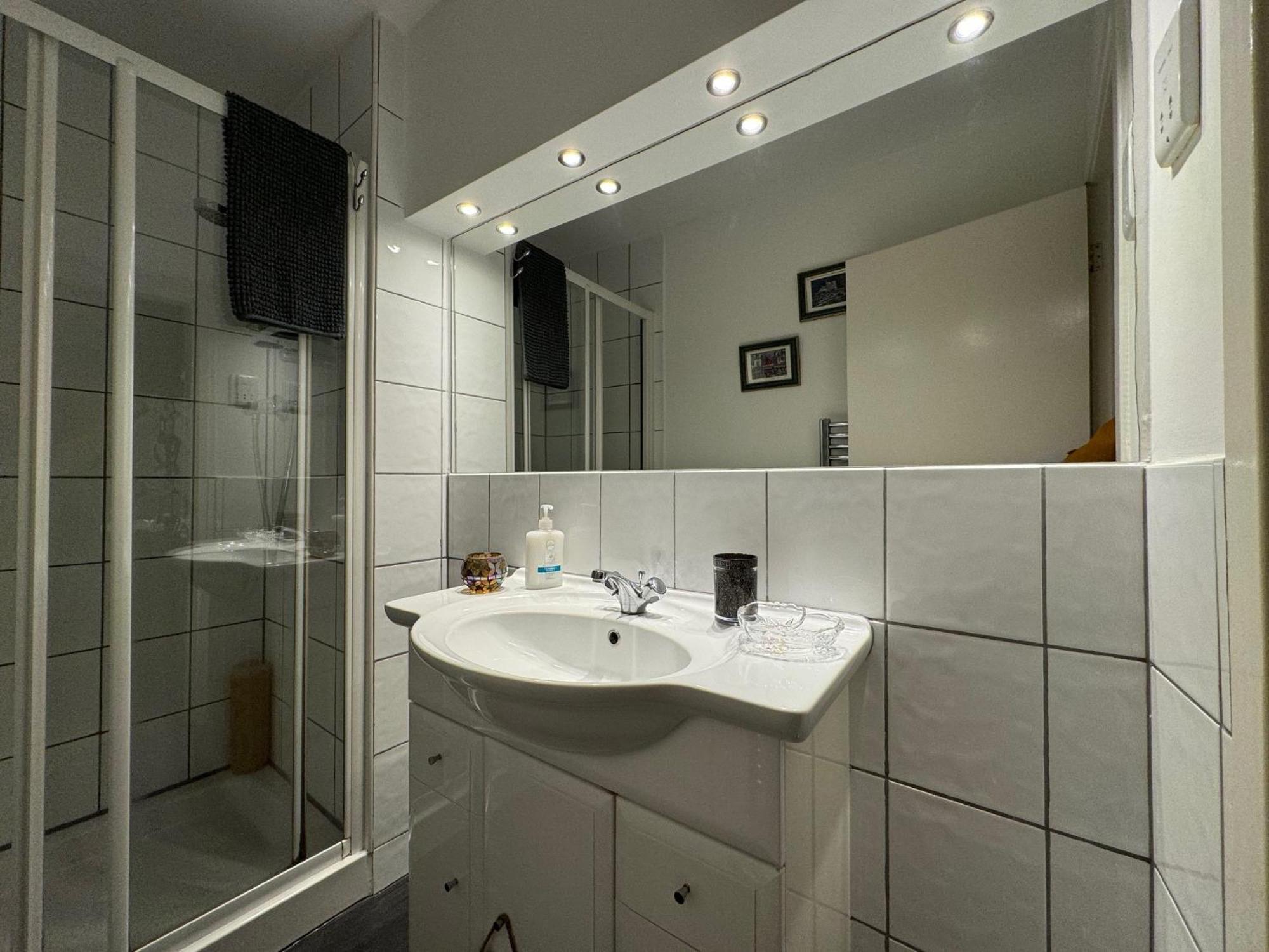 Edinburgh Two Bedroom Apartment With Free Side Street Parking 24 Hours Luaran gambar